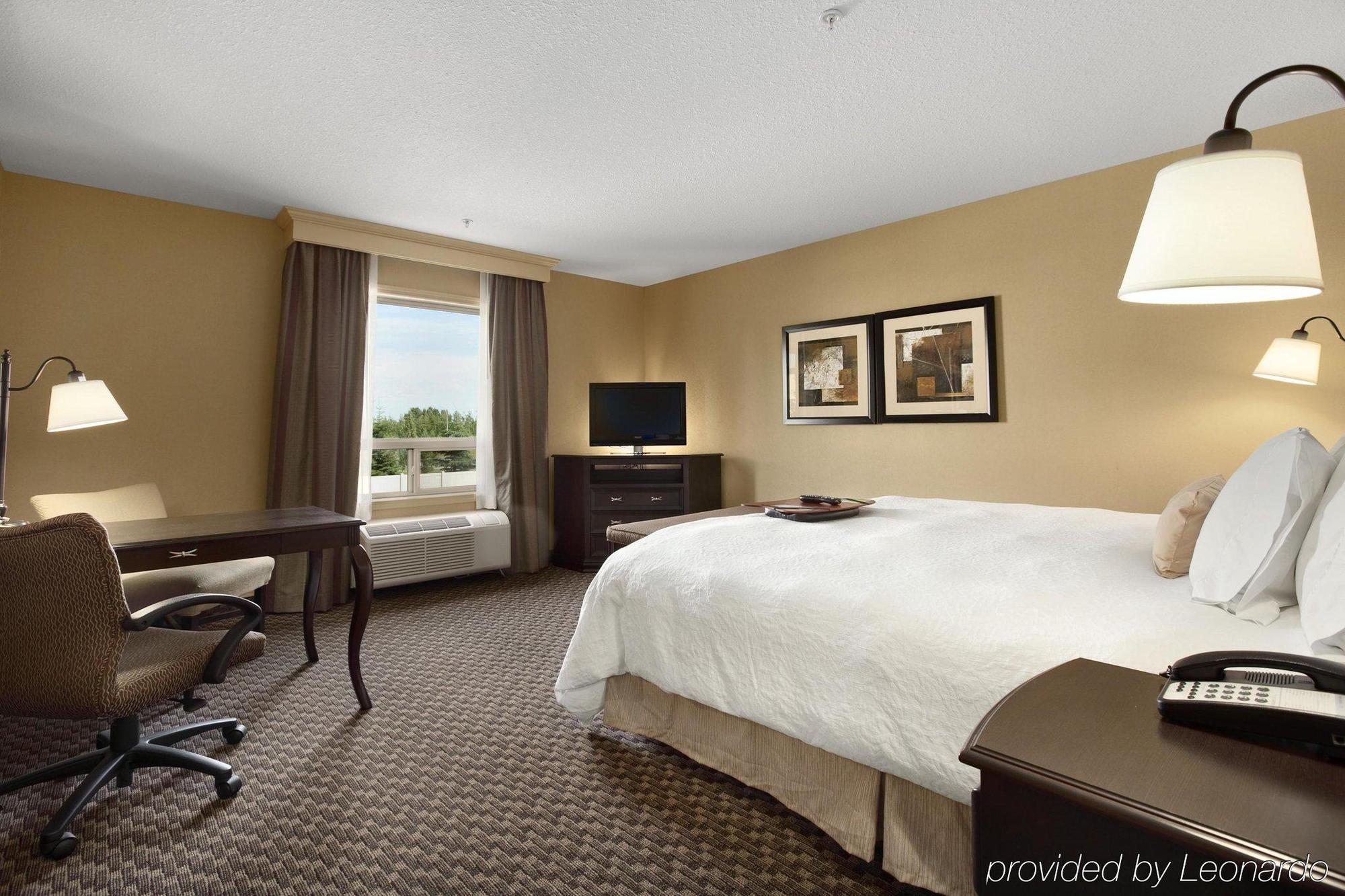 Hampton Inn & Suites Edmonton/West Exterior foto